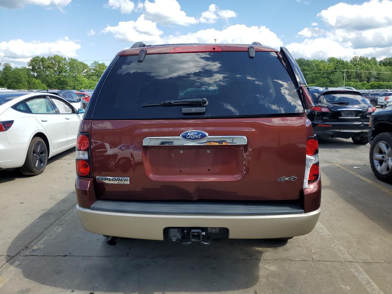 1FMEU7EE7AUA89918 2010 Ford Explorer Eddie Bauer