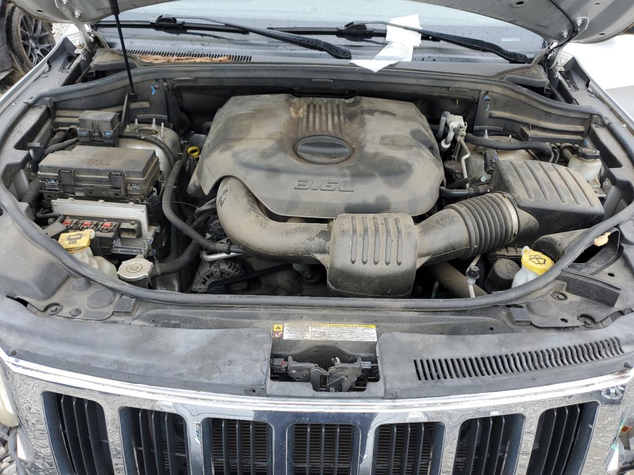 1J4RS4GG5BC715959 2011 Jeep Grand Cherokee Laredo