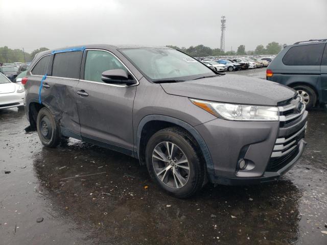 VIN 5TDBZRFH4KS722684 2019 Toyota Highlander, LE no.4