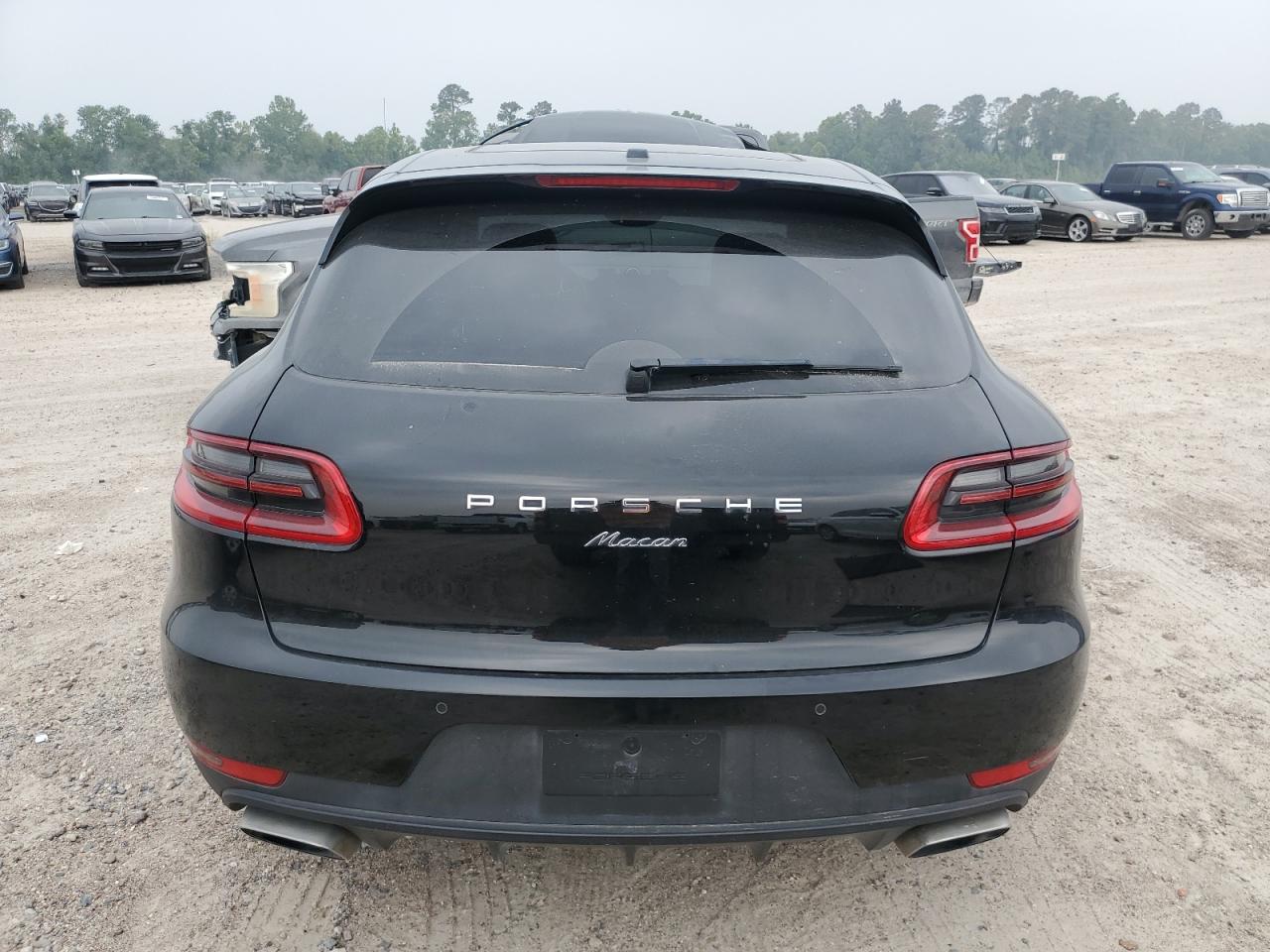 WP1AA2A59JLB06078 2018 Porsche Macan