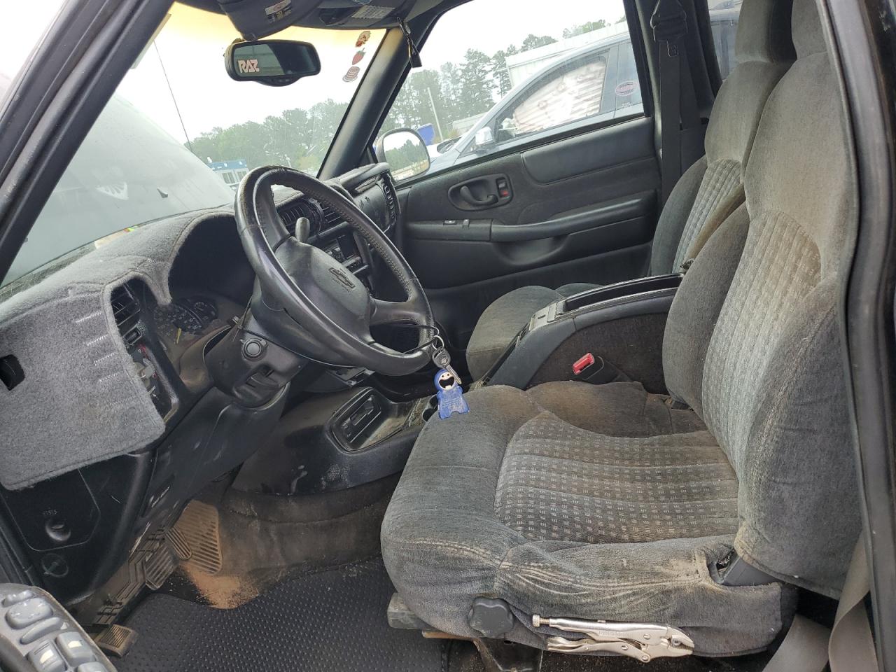 1GNDT13W8X2189534 1999 Chevrolet Blazer