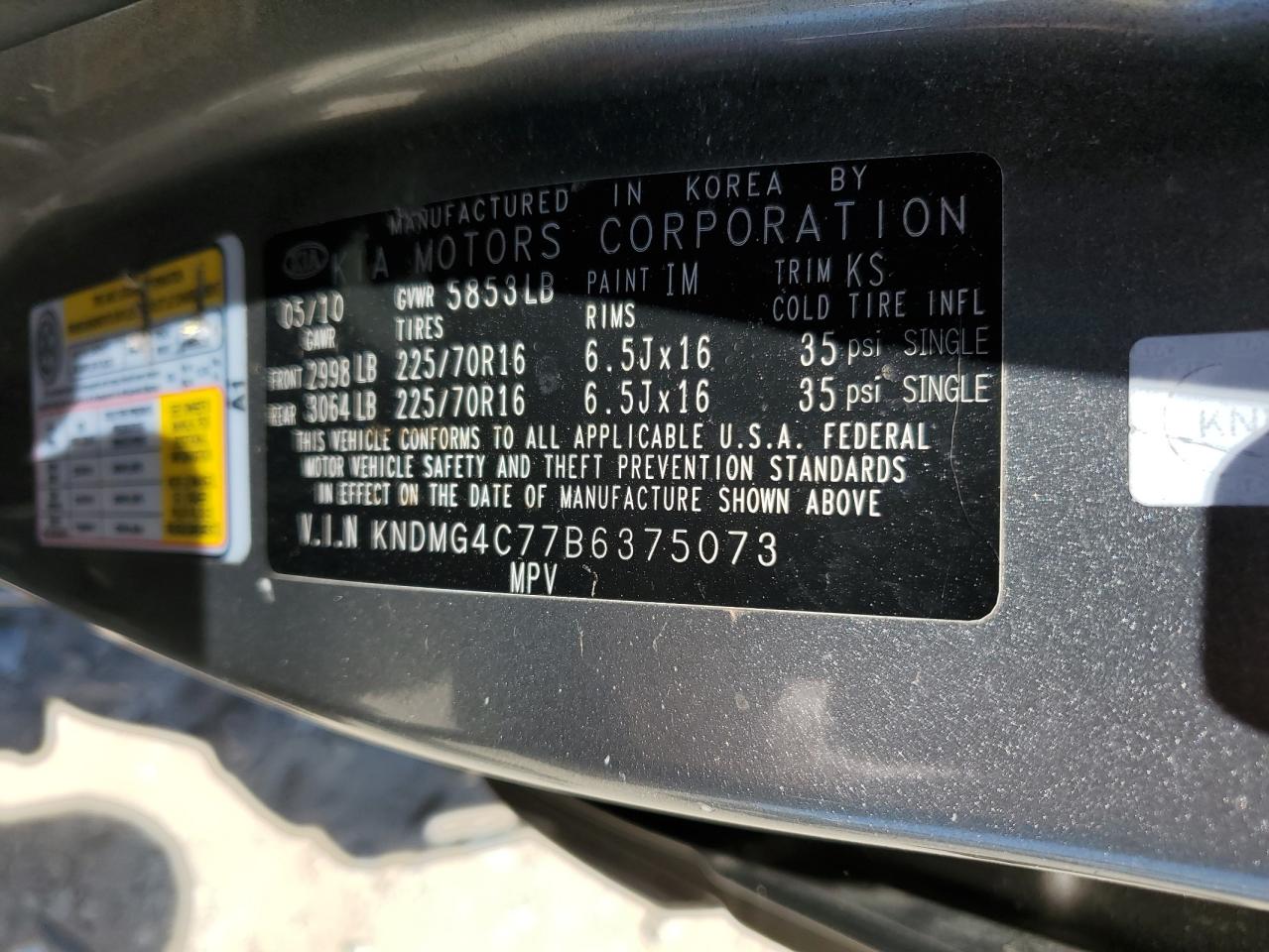 KNDMG4C77B6375073 2011 Kia Sedona Lx