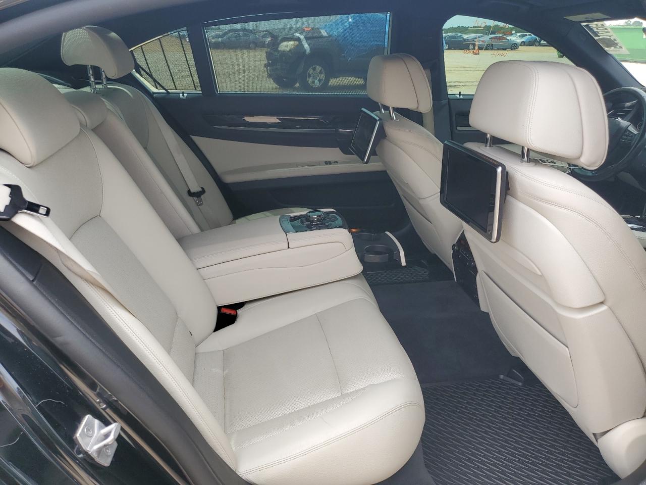 WBAYF4C5XFGS99140 2015 BMW 740 Lxi