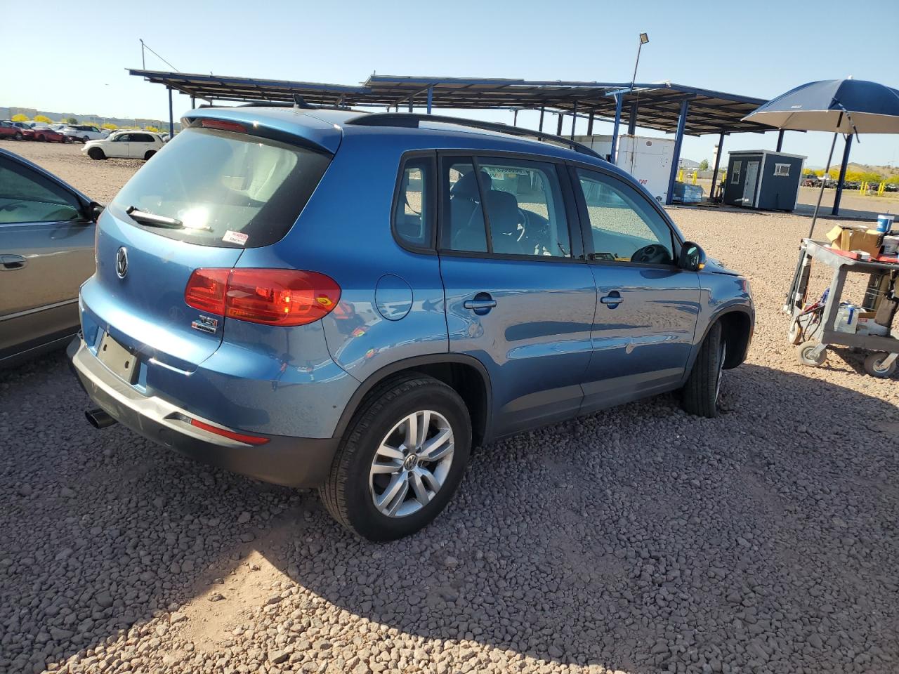 WVGBV7AX2HW502074 2017 Volkswagen Tiguan S