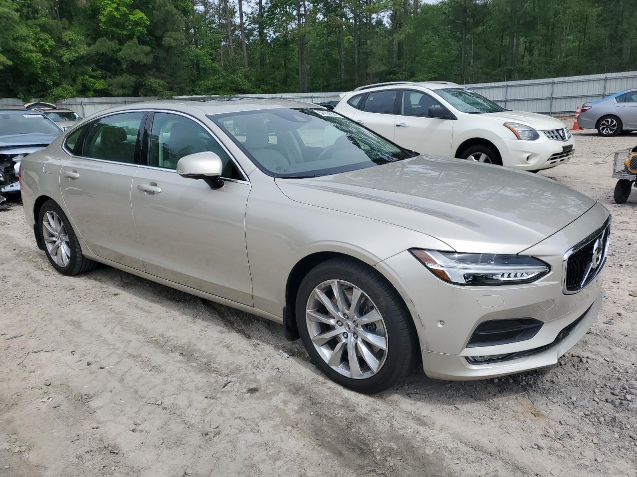 LVY992MK4JP018376 2018 Volvo S90 T6 Momentum