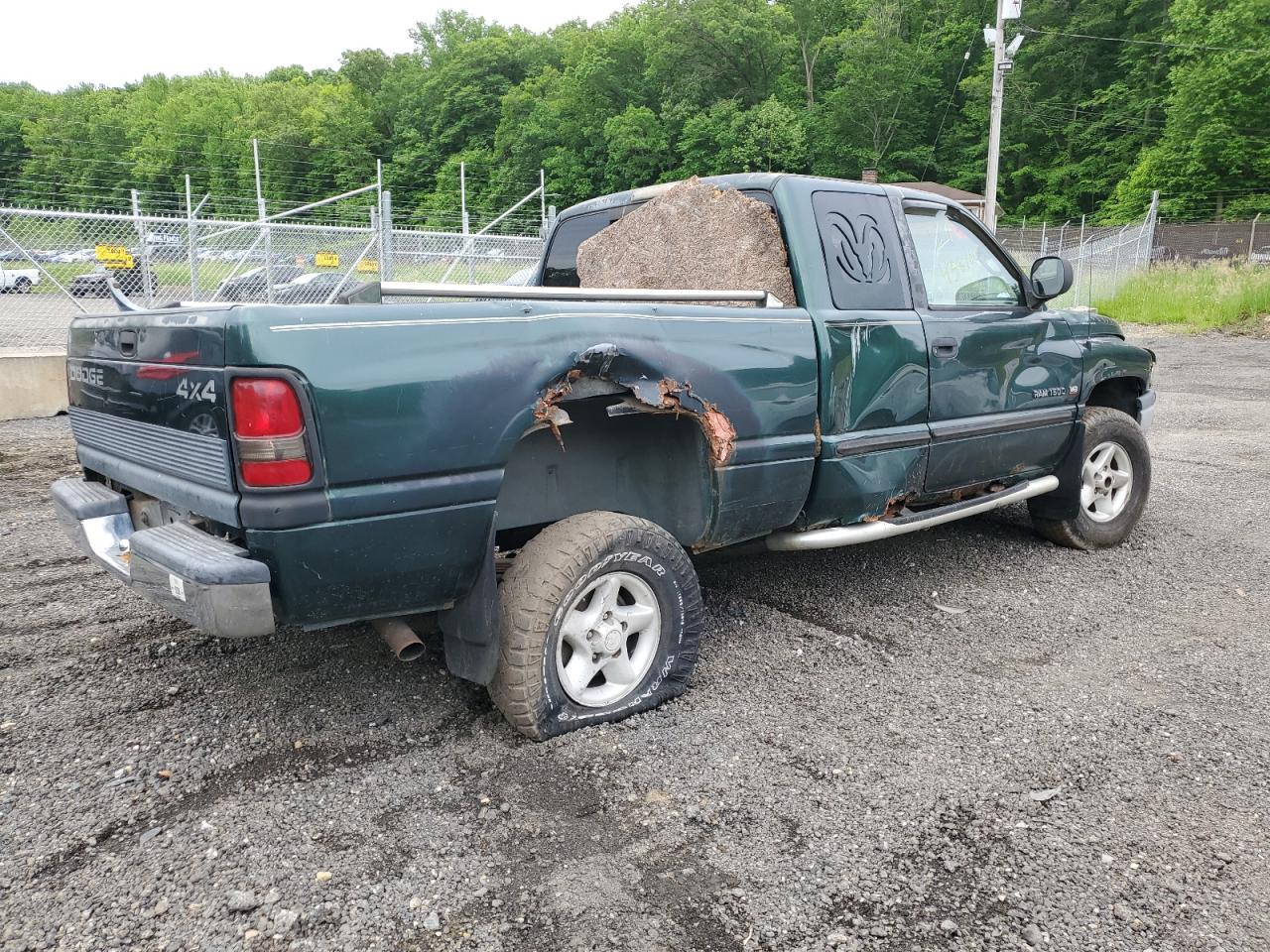 3B7HF12Y1YG113991 2000 Dodge Ram 1500