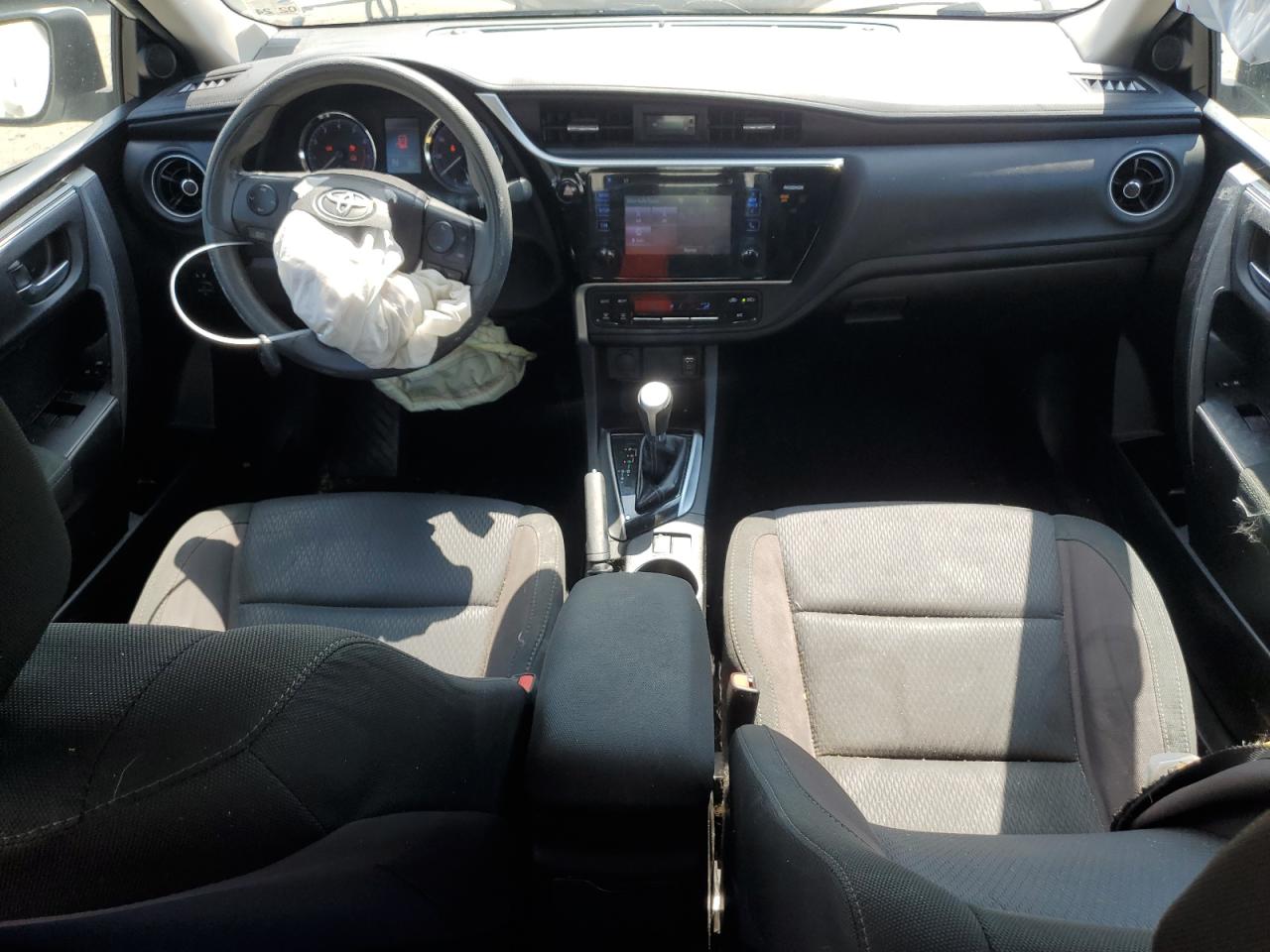 5YFBURHE2HP675979 2017 Toyota Corolla L