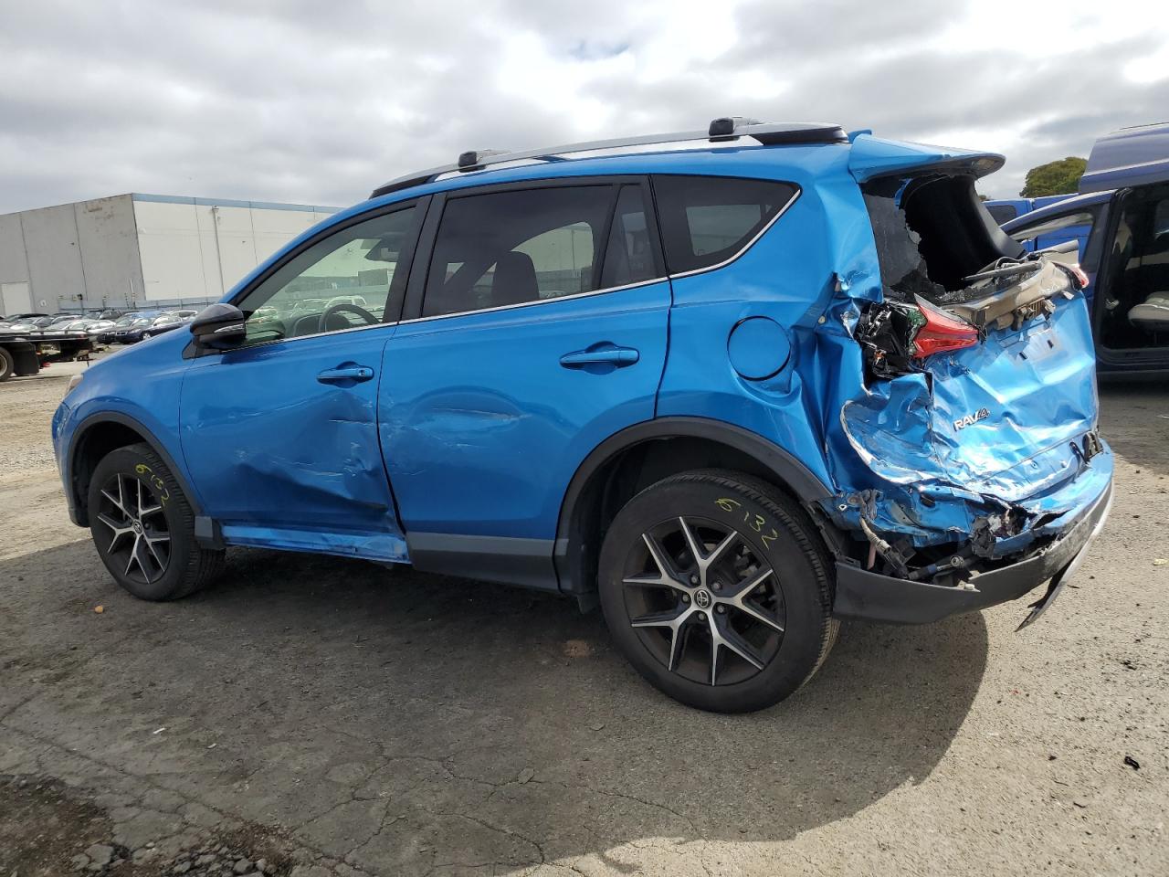 JTMNFREV7JJ208062 2018 Toyota Rav4 Se