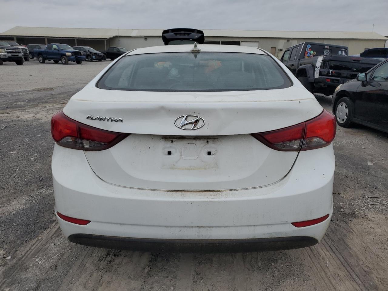 5NPDH4AEXGH735979 2016 Hyundai Elantra Se