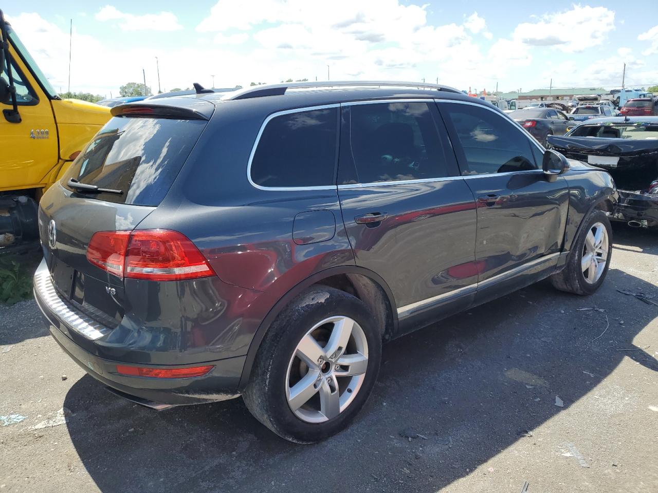 WVGEF9BP5DD012335 2013 Volkswagen Touareg V6