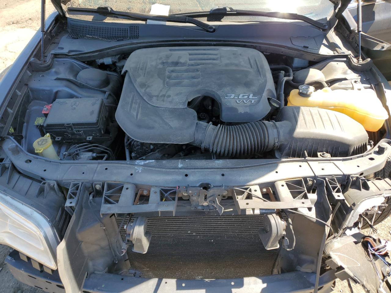 2C3CCAKG5GH282733 2016 Chrysler 300C