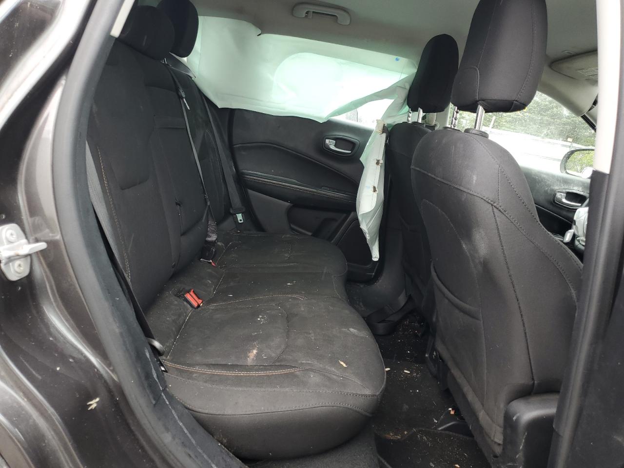 3C4NJDAB2JT179625 2018 Jeep Compass Sport