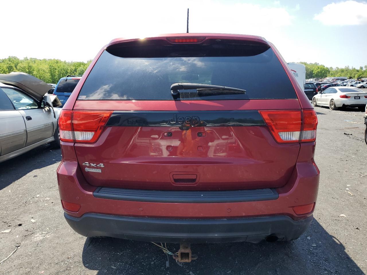 1C4RJFAG7CC327324 2012 Jeep Grand Cherokee Laredo