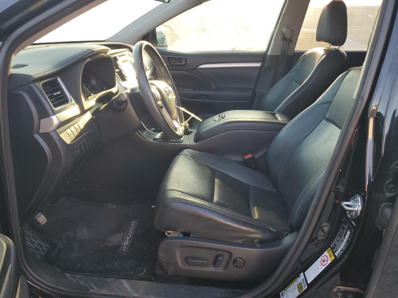 5TDZKRFH7ES035769 2014 Toyota Highlander Le