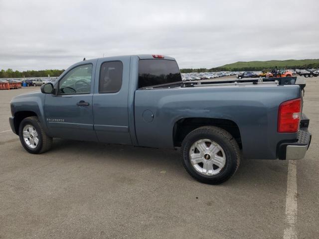 2008 Chevrolet Silverado - Image 2