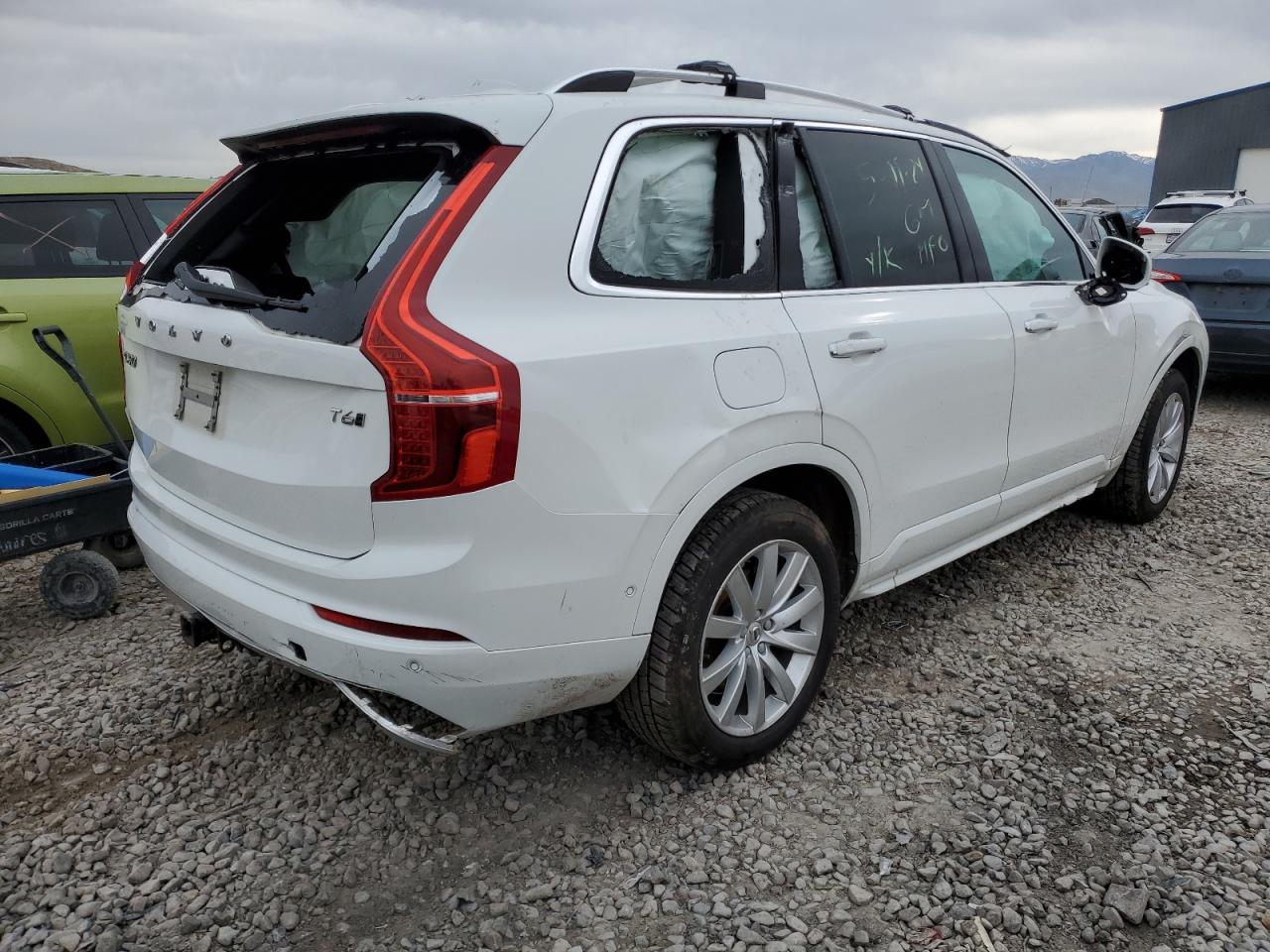 2017 Volvo Xc90 T6 vin: YV4A22PK2H1186919