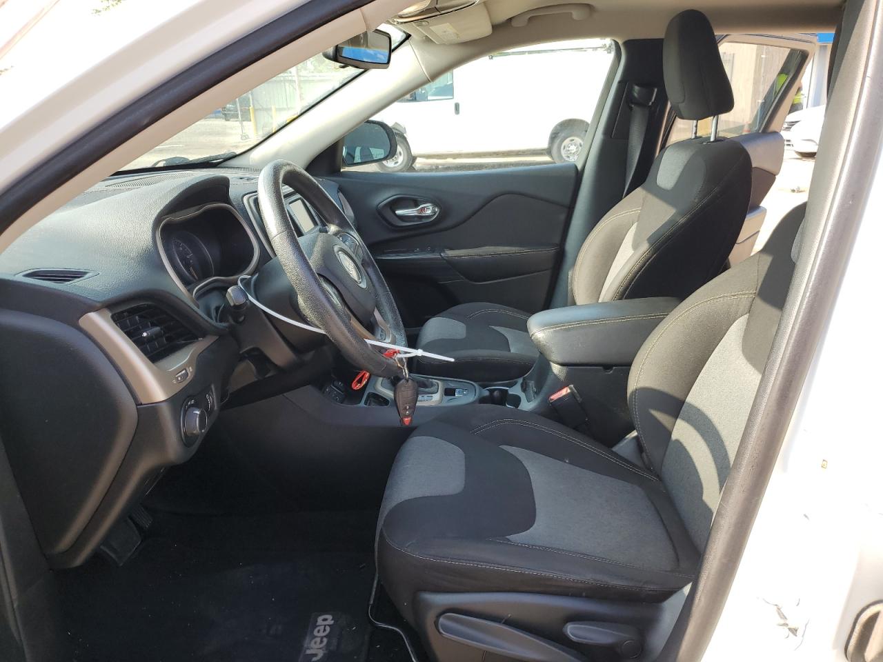 1C4PJLAB5GW189653 2016 Jeep Cherokee Sport