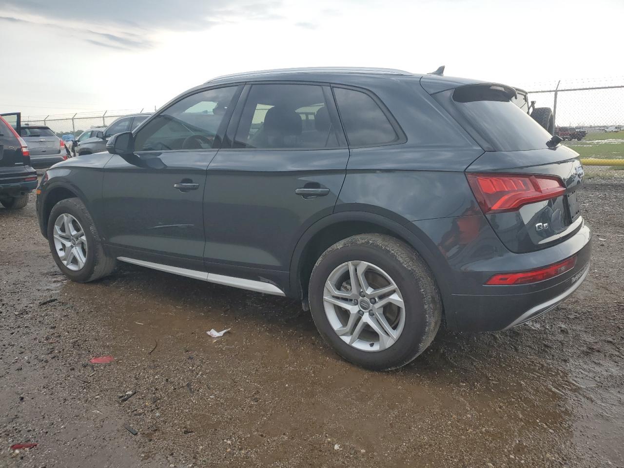 WA1ANAFY9J2014424 2018 Audi Q5 Premium