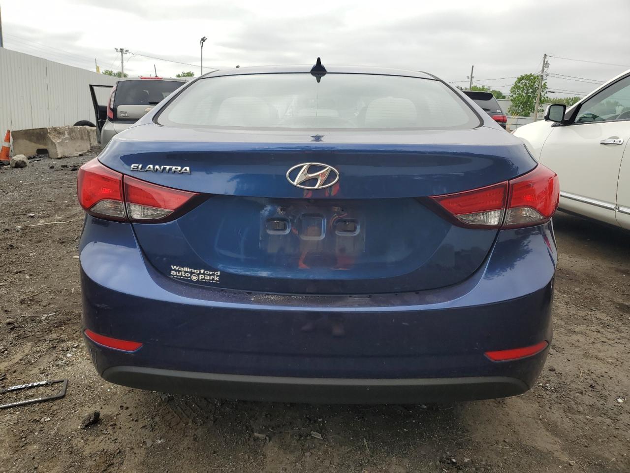 5NPDH4AE4GH653911 2016 Hyundai Elantra Se