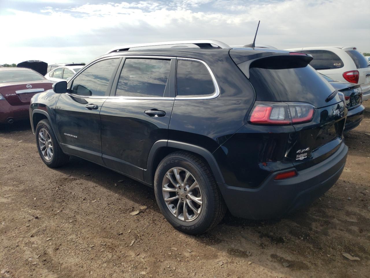 1C4PJMLB0KD261737 2019 Jeep Cherokee Latitude Plus