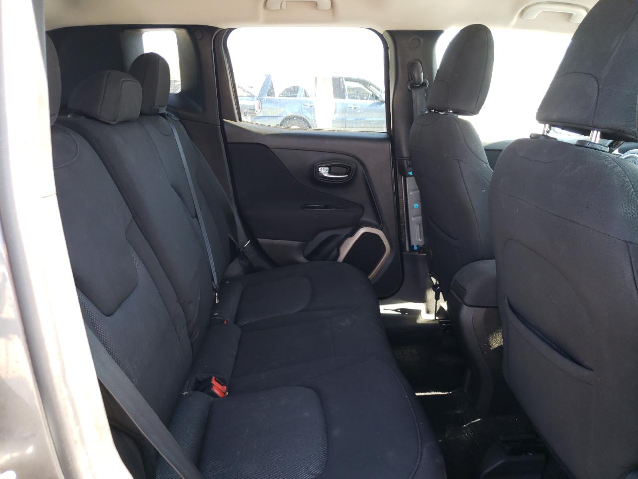ZACCJABB2HPG39694 2017 Jeep Renegade Latitude