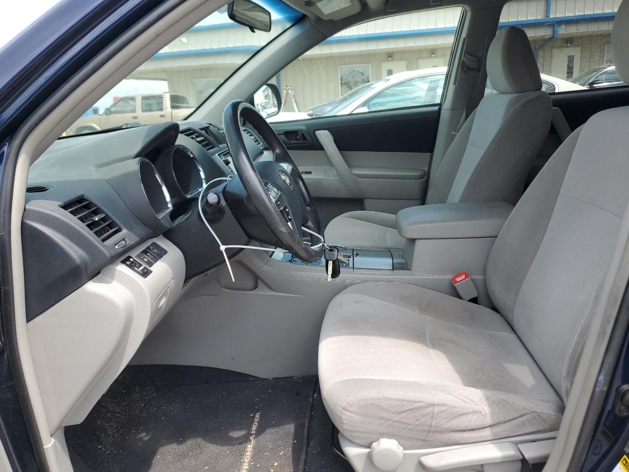 5TDBK3EH1DS209172 2013 Toyota Highlander Base