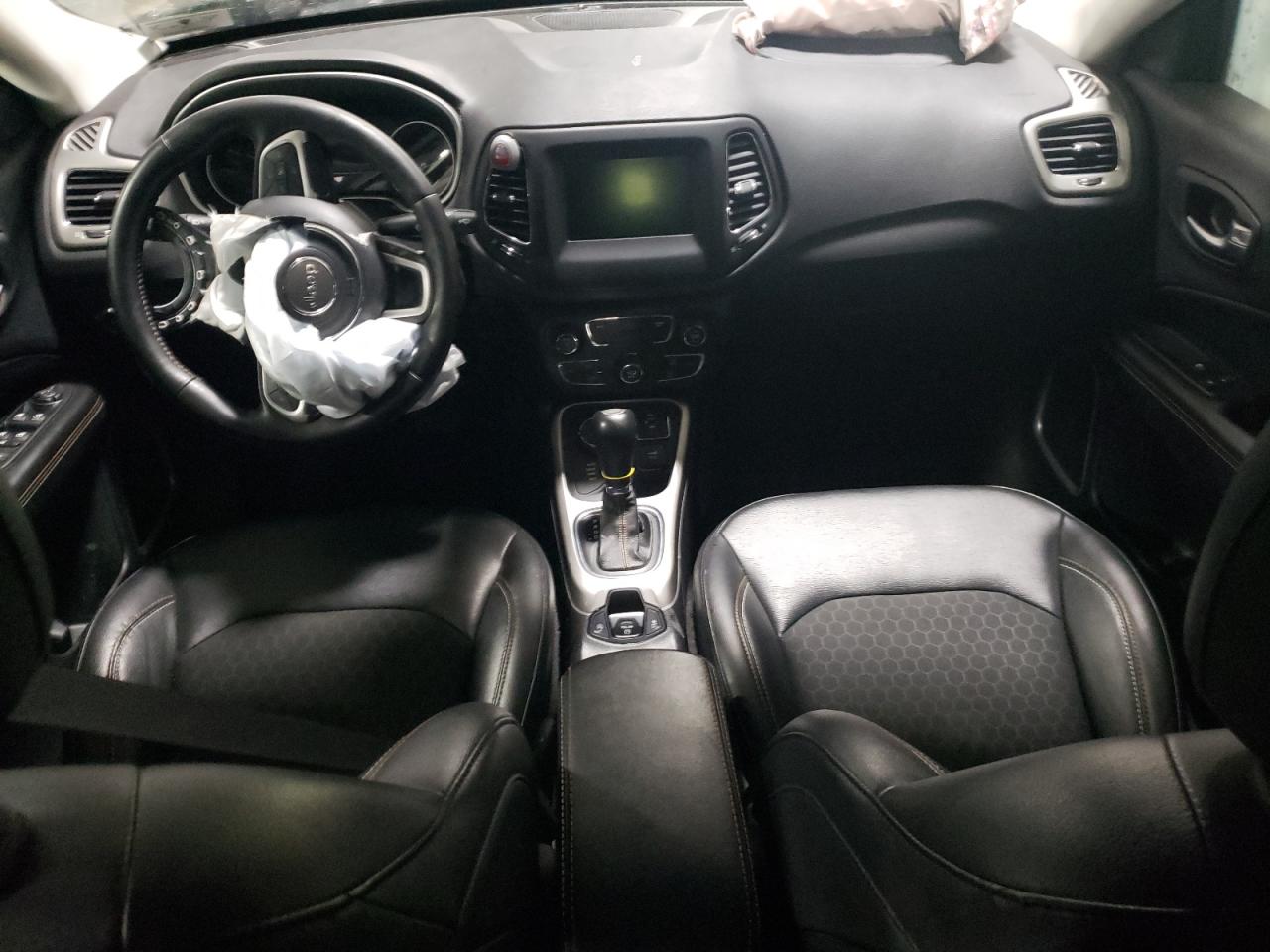 3C4NJDBBXKT648010 2019 Jeep Compass Latitude