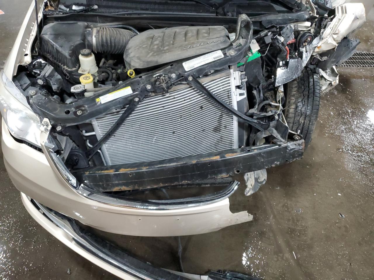 2C4RC1CG2CR383172 2012 Chrysler Town & Country Touring L