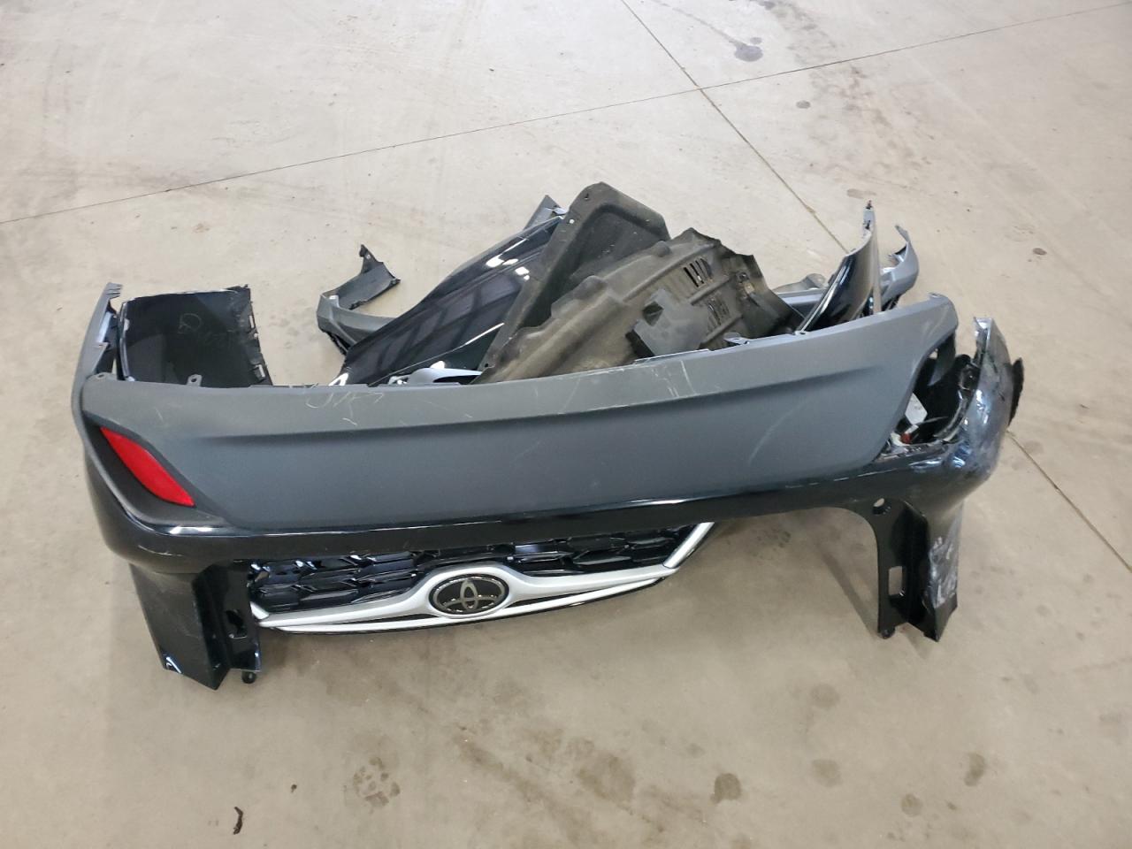 5TDHZRBH8MS082188 2021 Toyota Highlander Xle