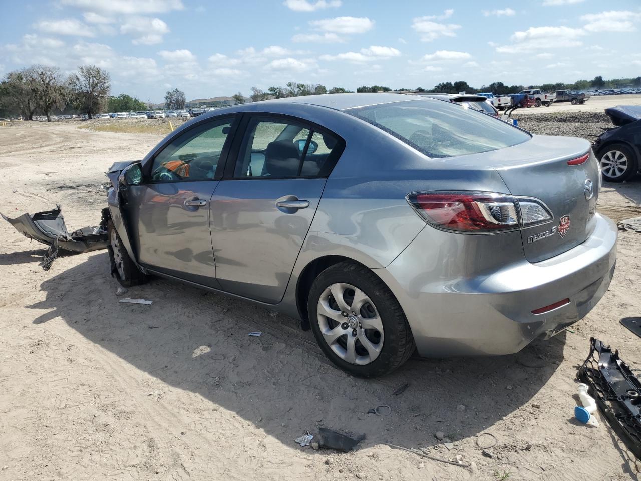 JM1BL1U79D1832871 2013 Mazda 3 I