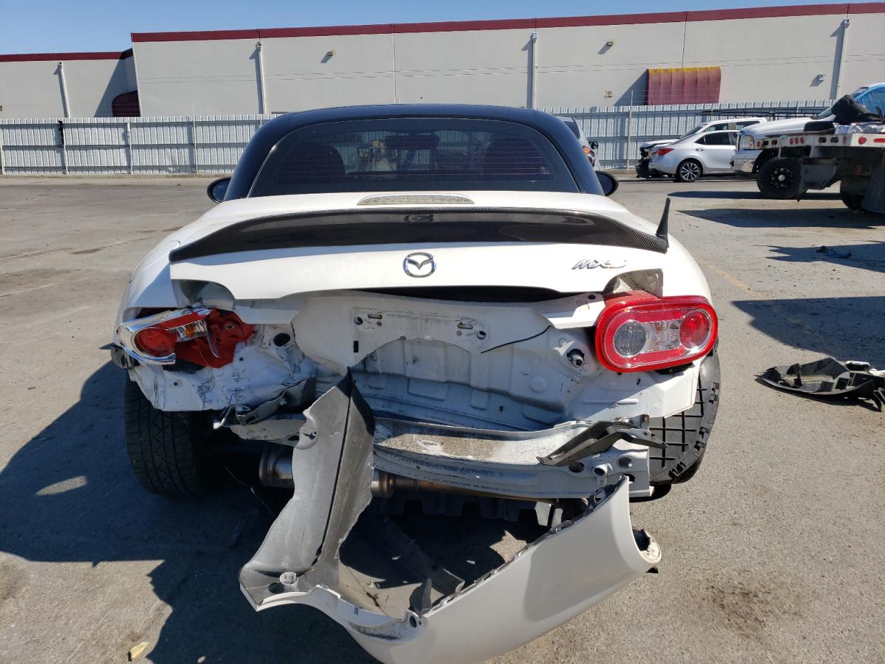 JM1NC2MF7F0239187 2015 Mazda Mx-5 Miata Club