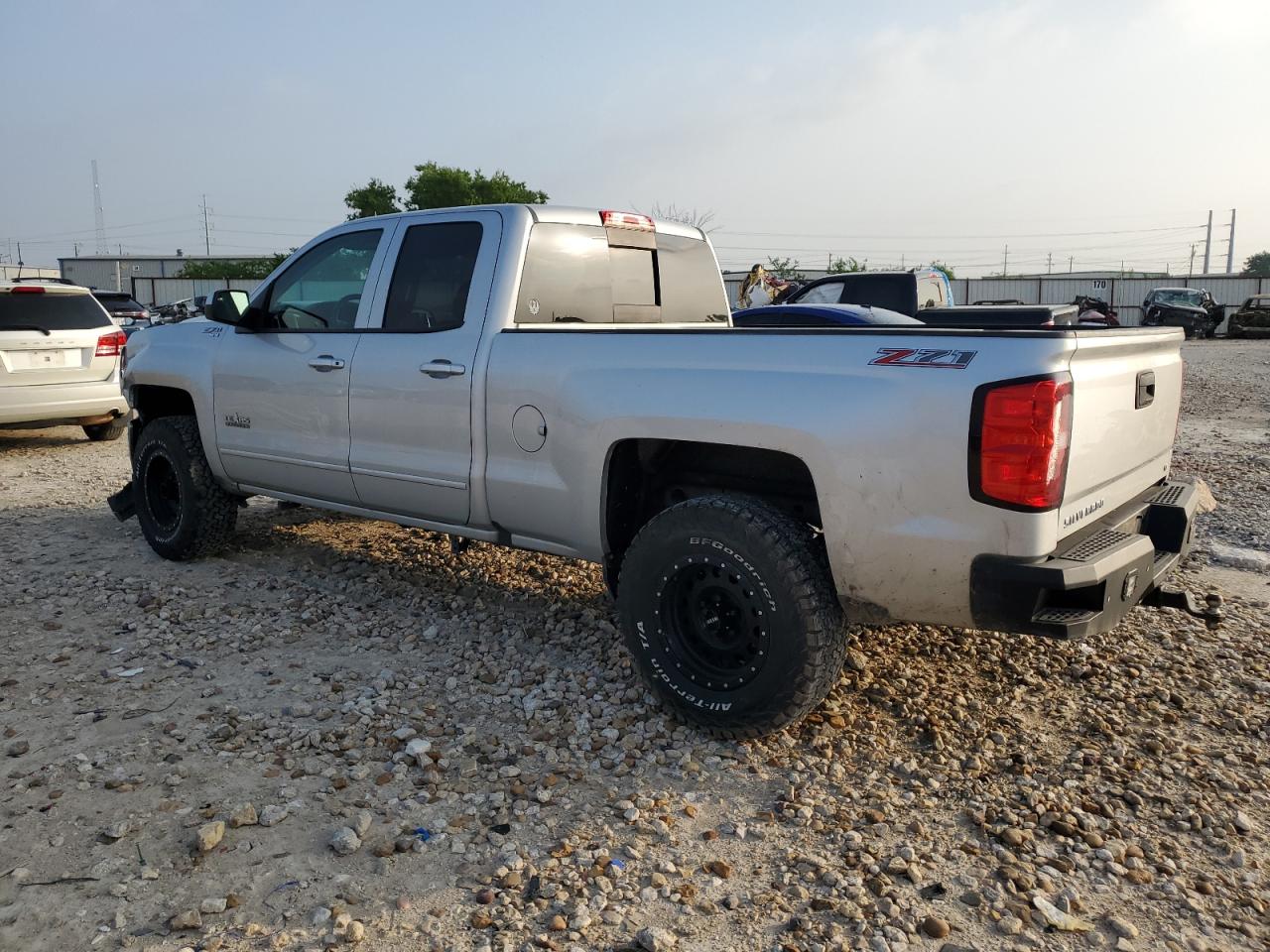 1GCVKREC0HZ352381 2017 Chevrolet Silverado K1500 Lt