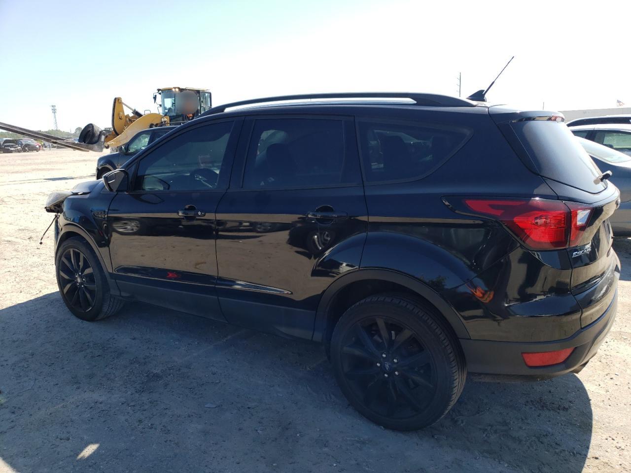 1FMCU0GD3KUA07123 2019 Ford Escape Se