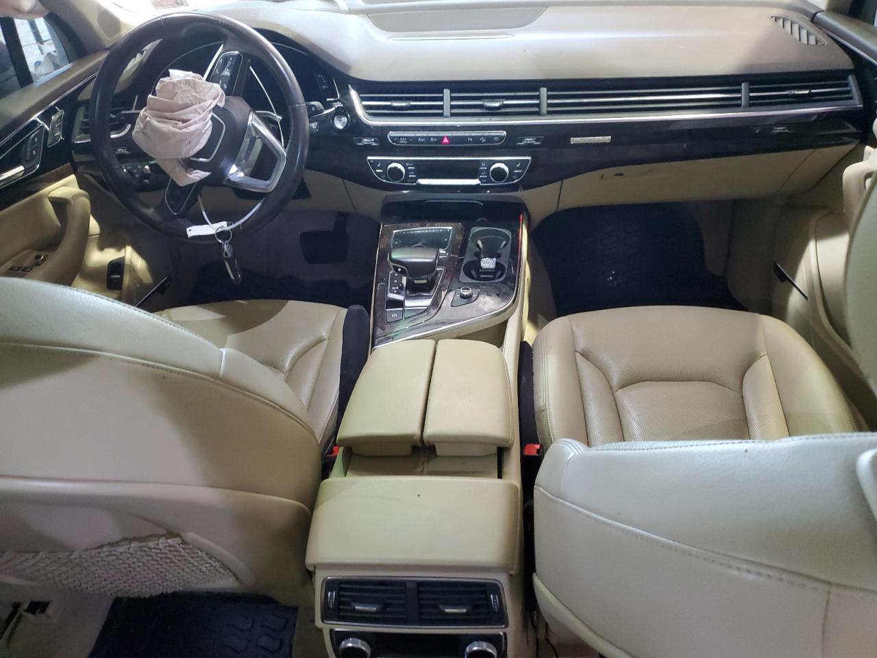 WA1VAAF78JD051473 2018 Audi Q7 Prestige