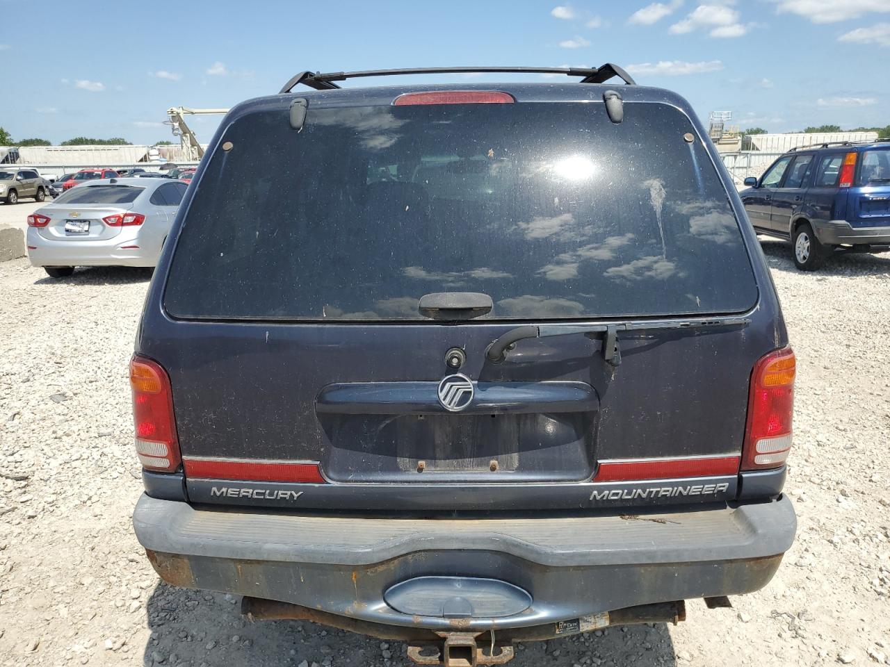 4M2ZU86P9YUJ40352 2000 Mercury Mountaineer