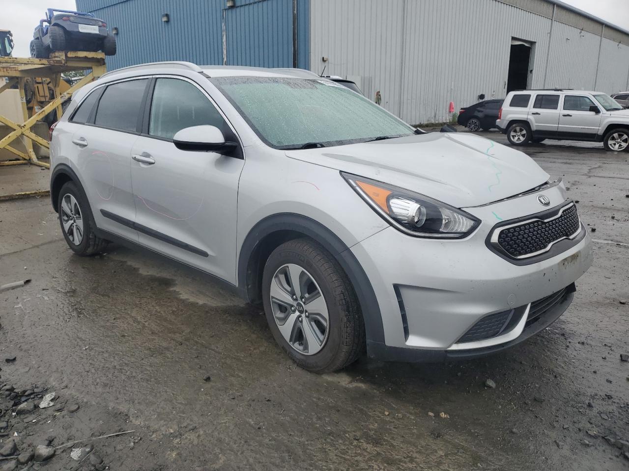 KNDCB3LC5J5211035 2018 Kia Niro Fe