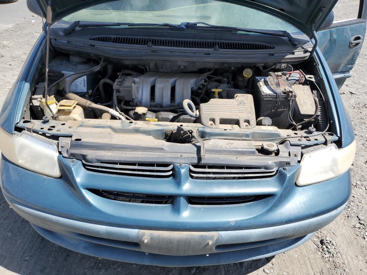 2B4GP25G1YR791679 2000 Dodge Caravan