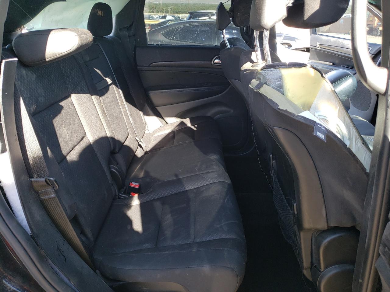 1C4RJFAGXJC475996 2018 Jeep Grand Cherokee Laredo