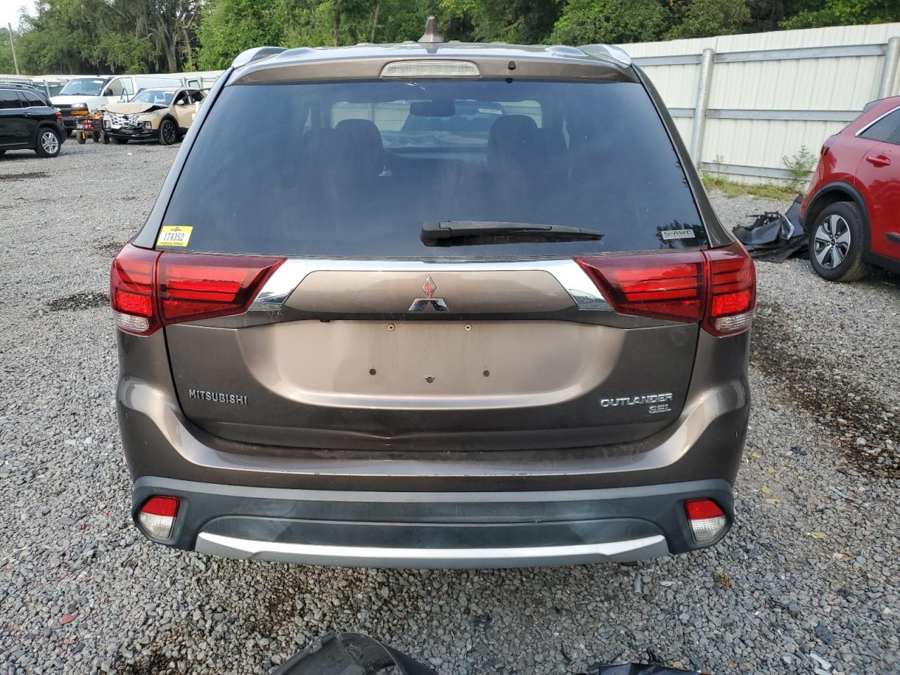 JA4AZ3A37JZ064001 2018 Mitsubishi Outlander Se