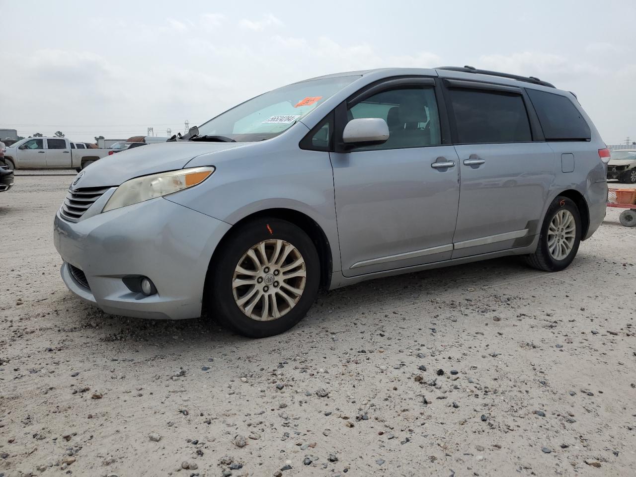 5TDYK3DC0CS176373 2012 Toyota Sienna Xle