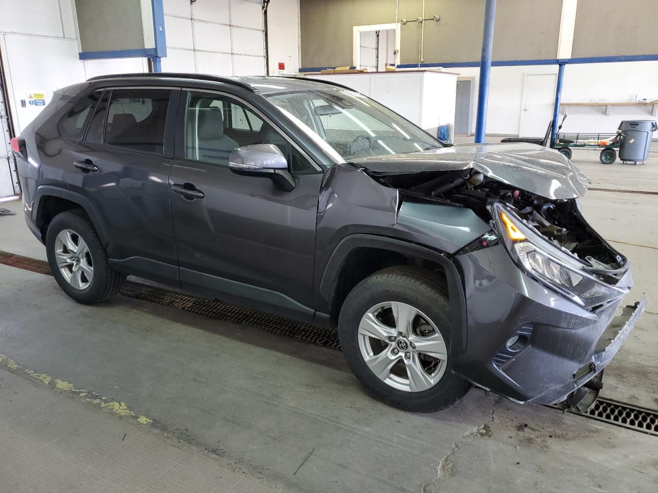 JTMW1RFV3LJ022054 2020 Toyota Rav4 Xle