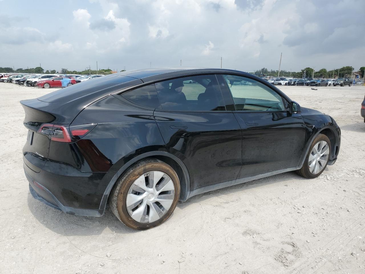 7SAYGAEE4PF907745 2023 Tesla Model Y