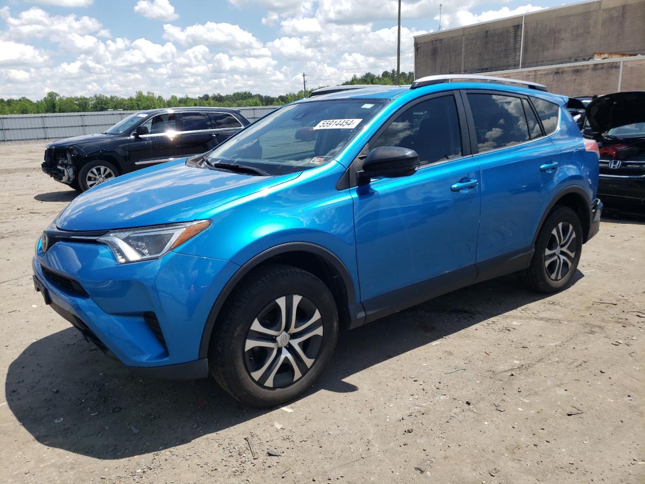 JTMZFREV7HJ137649 2017 Toyota Rav4 Le