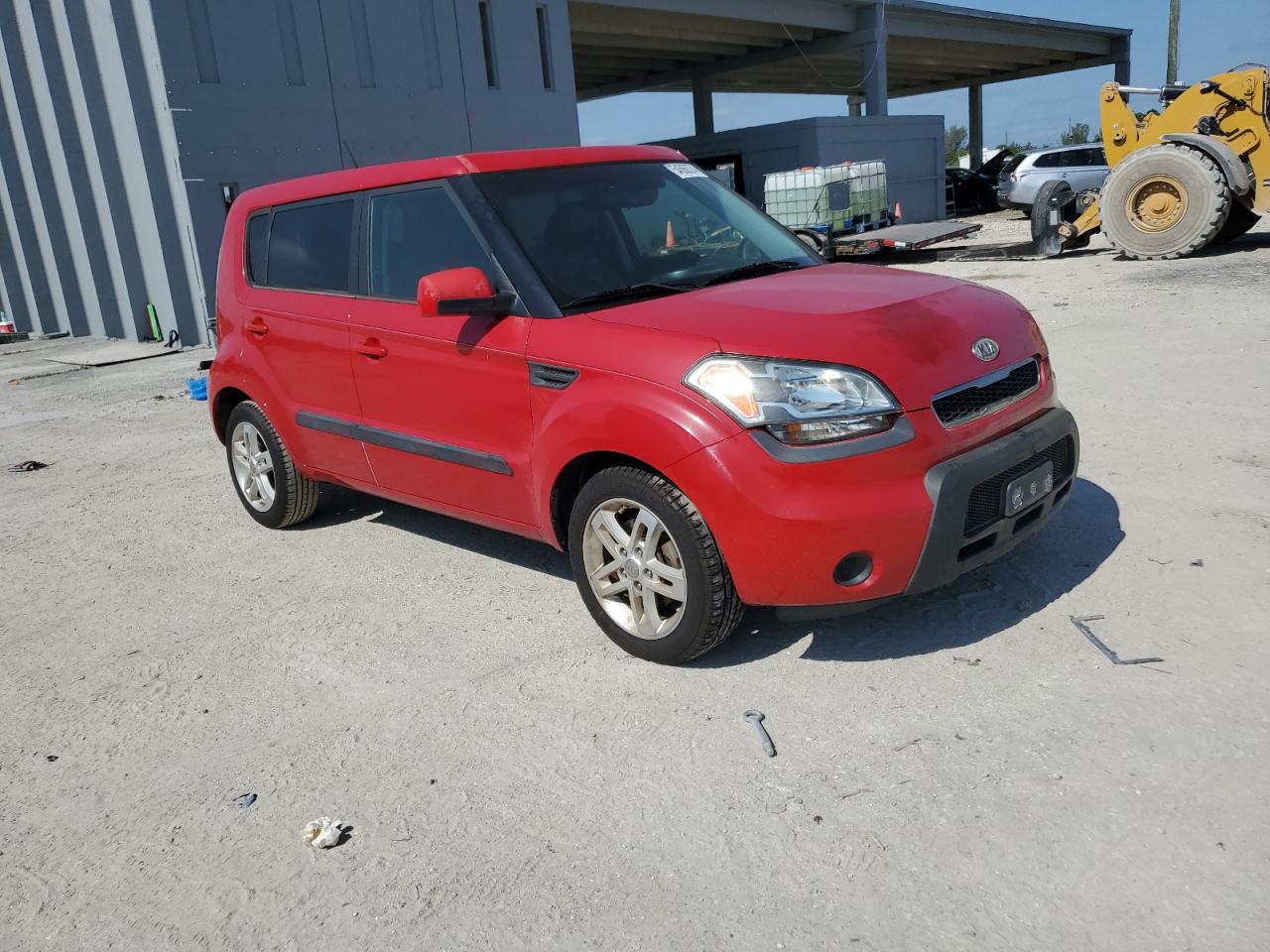 KNDJT2A21B7303998 2011 Kia Soul +