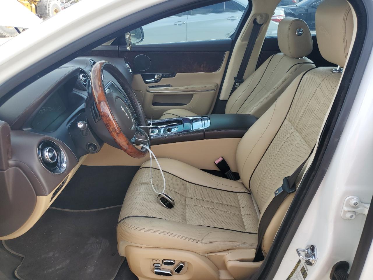 SAJWA2GB3BLV10582 2011 Jaguar Xjl