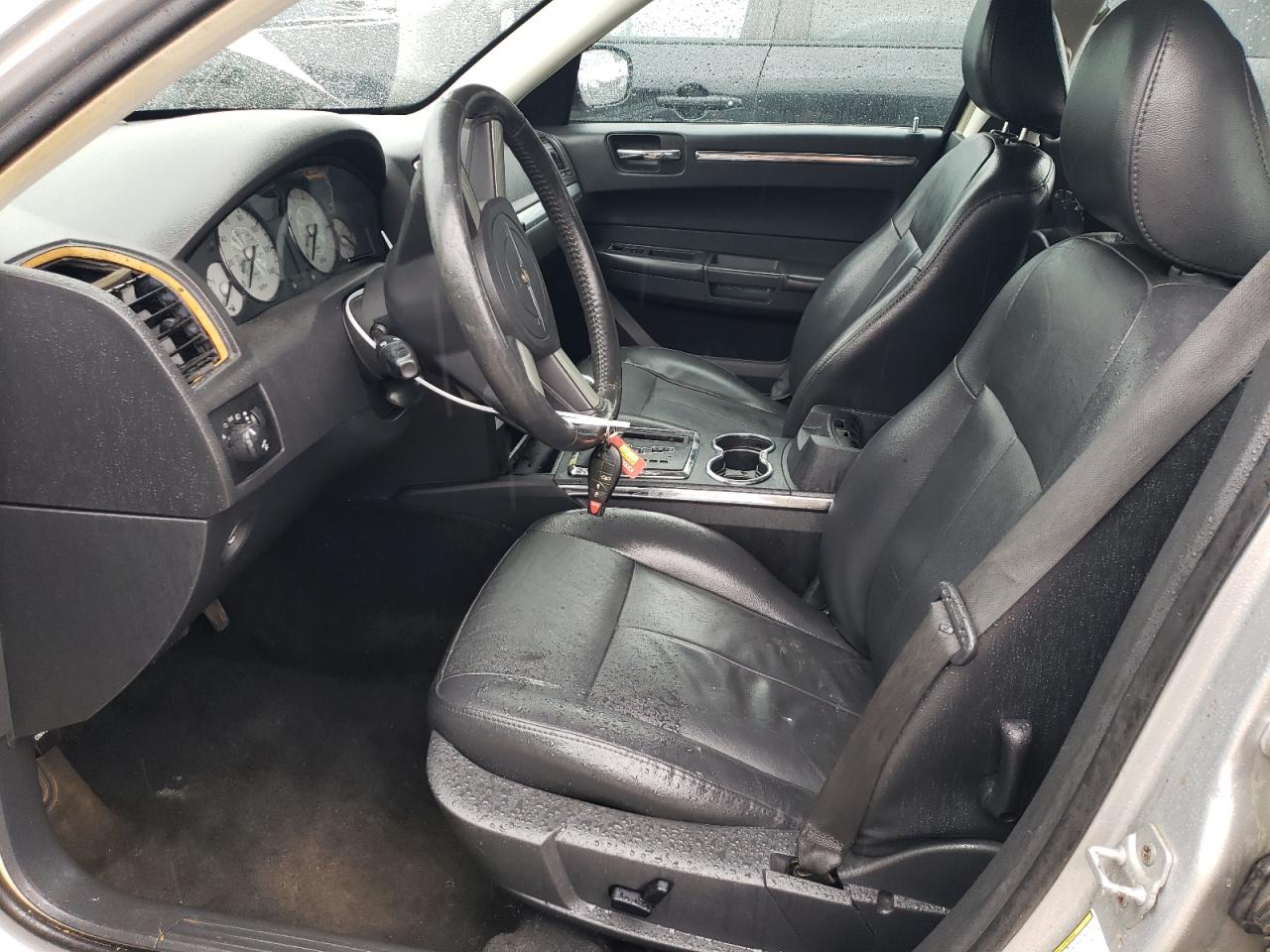 2C3CA5CVXAH327747 2010 Chrysler 300 Touring