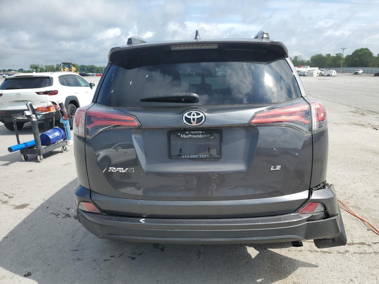 2T3ZFREV9HW382566 2017 Toyota Rav4 Le