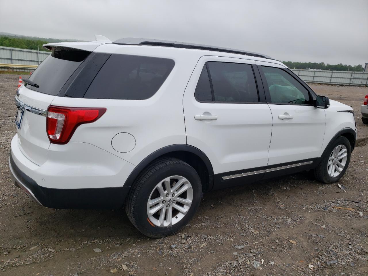 1FM5K7D89HGB89660 2017 Ford Explorer Xlt