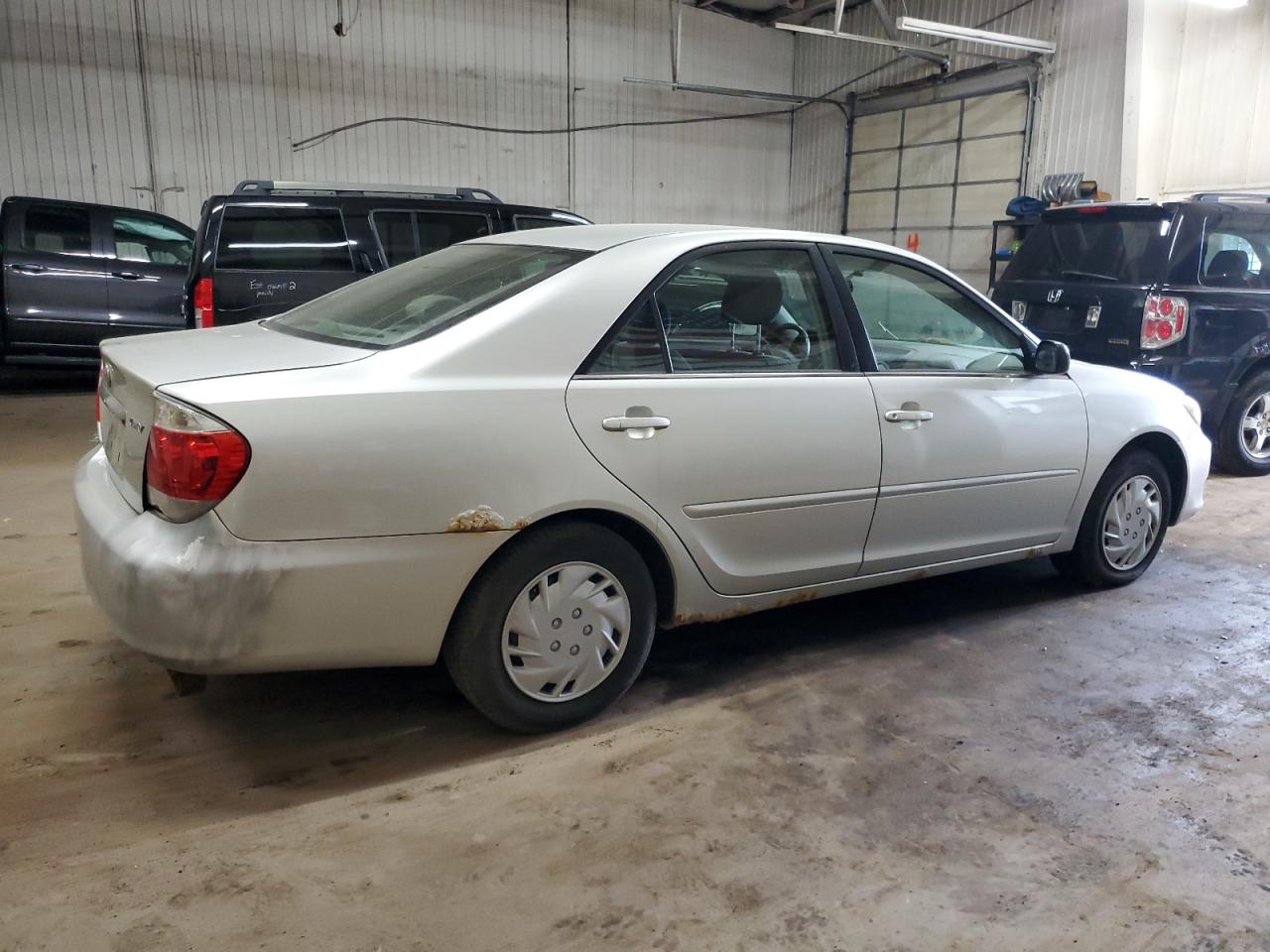 JTDBE32K063064721 2006 Toyota Camry Le