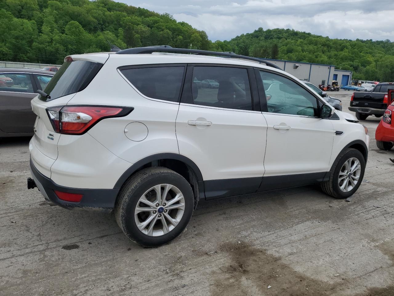 1FMCU9HD2JUB69536 2018 Ford Escape Sel